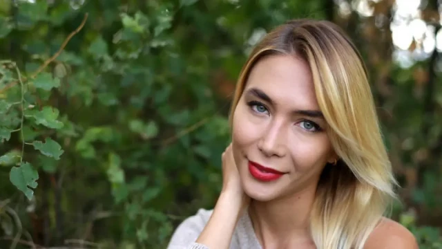 Две години след завършването си Райна Караянева най после има диплома