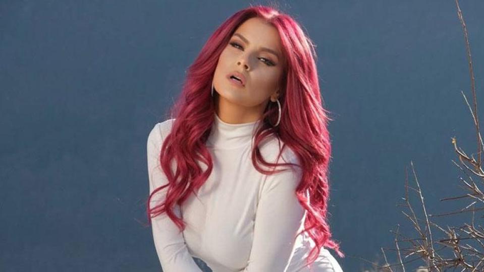 Фолкпевица стана пожарникарка