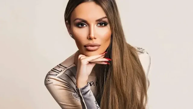 Моника Валериева отново диктува модата с изчистен и супер нежен