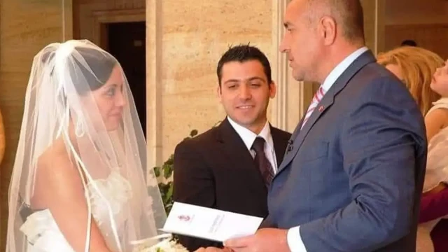 Брадърът Здравко  подкара 20 години брак