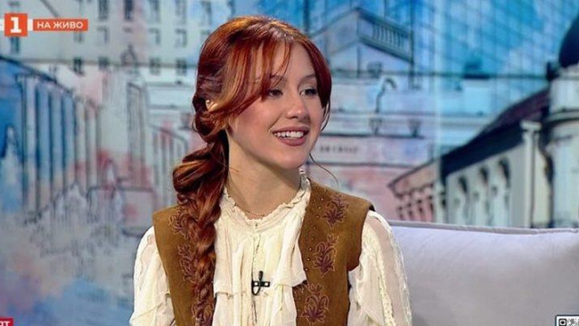 Мона не скри възхищението си към един от най горещите артисти