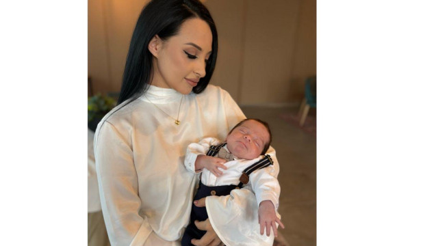 Втори син роди сексбомбата от „Хелс китчън“! Мариела Чобанова се обясни в любов