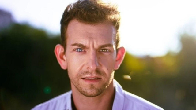 На 39: Антон Порязов празнува скромно и помага на деца