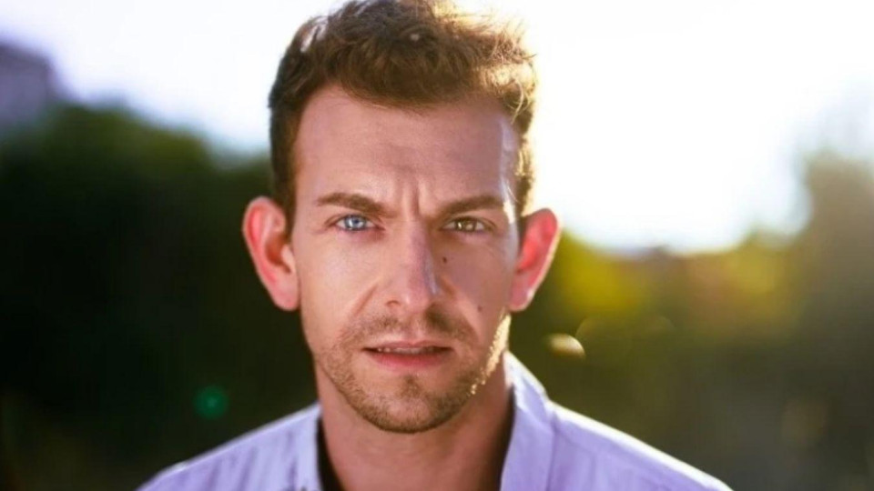 На 39: Антон Порязов празнува скромно и помага на деца