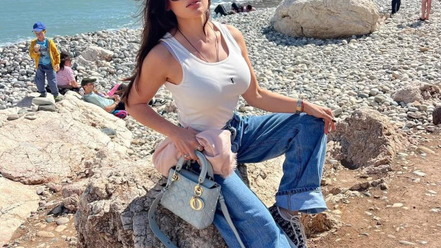 Лили Клюкарката като Афродита