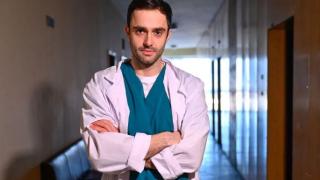 Антъни Пенев влиза в „Шейново“ и настоява да гледа раждане! Мислят го за ЛУД