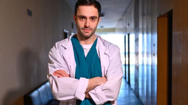 Антъни Пенев влиза в „Шейново“ и настоява да гледа раждане! Мислят го за ЛУД