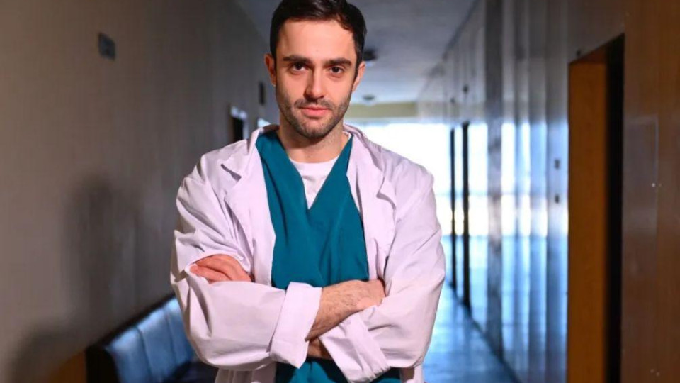 Антъни Пенев влиза в „Шейново“ и настоява да гледа раждане! Мислят го за ЛУД