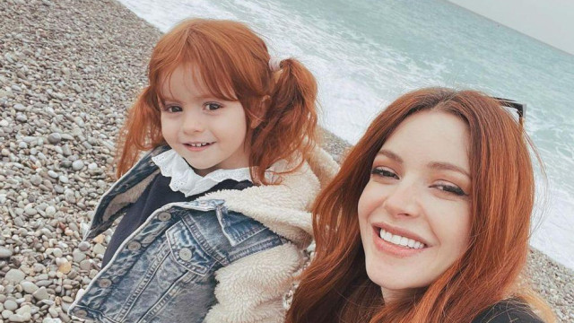 Глория Петкова върти принцеси за децата