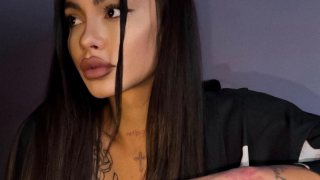 Котенцето гледа Том и Джери