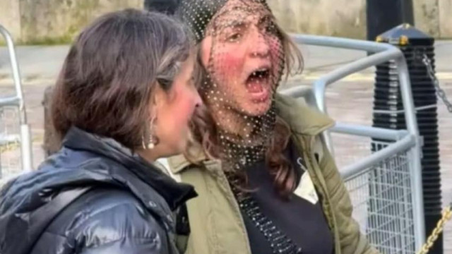 ЖЕСТОК ТОРМОЗ: Вяра и Надежда от тризначките разпродават вещите на майка си, Любов се прибира спешно от Лондон