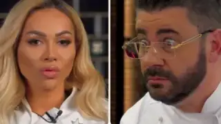 Нора Недкова  надига водки в  „Хелс Китчън”