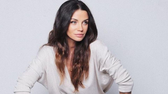 Диляна Попова заведе  сина си в Южна Корея