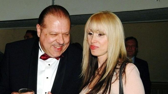 Кристина Димитрова съсипана! Пази място на масата за Агент Тенев и говори с него всеки ден!