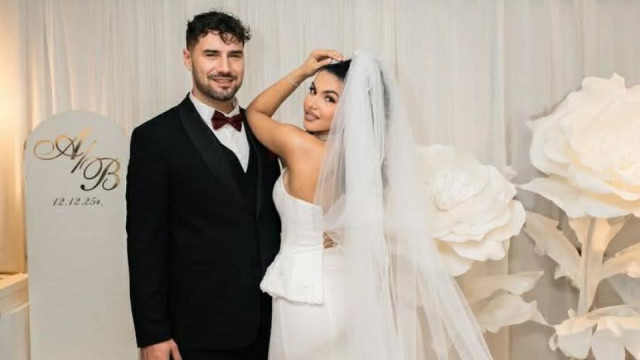 Близначката на Алекс очаква бебе