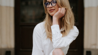 Фейгин е срамежлива секси ученичка