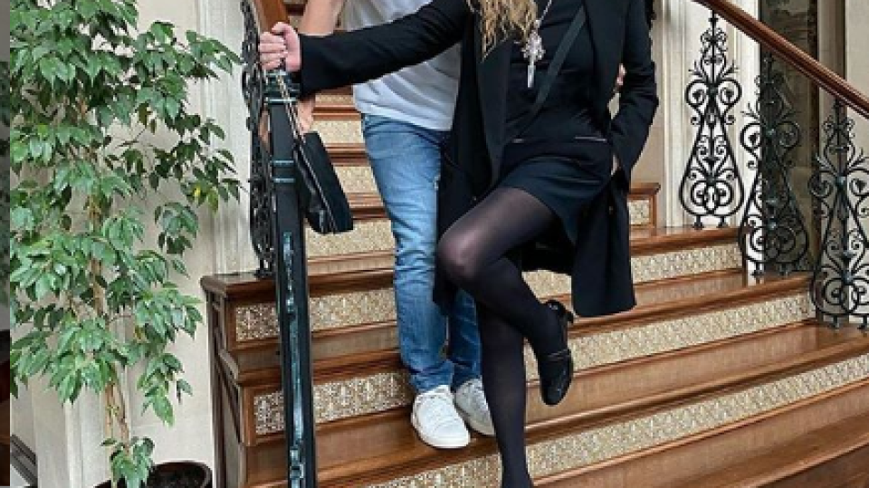 Алла Пугачова закъса с краката