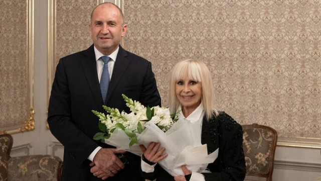 Лили Иванова мина в редиците на Румен Радев дни преди