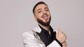 Криско не слиза от самолета