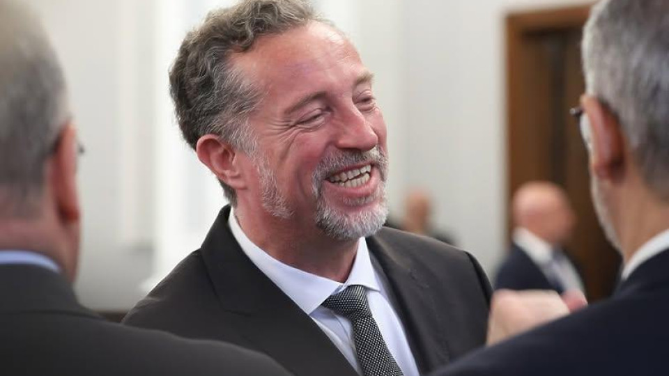 Иво Христов има две жени, без това да пречи на брака му