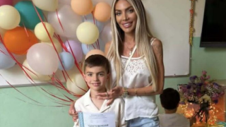 Златка Райкова по зърна в училището на сина си