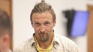 Затънал до гуша в борчове: Димо Алексиев прави масажи за 60 евро