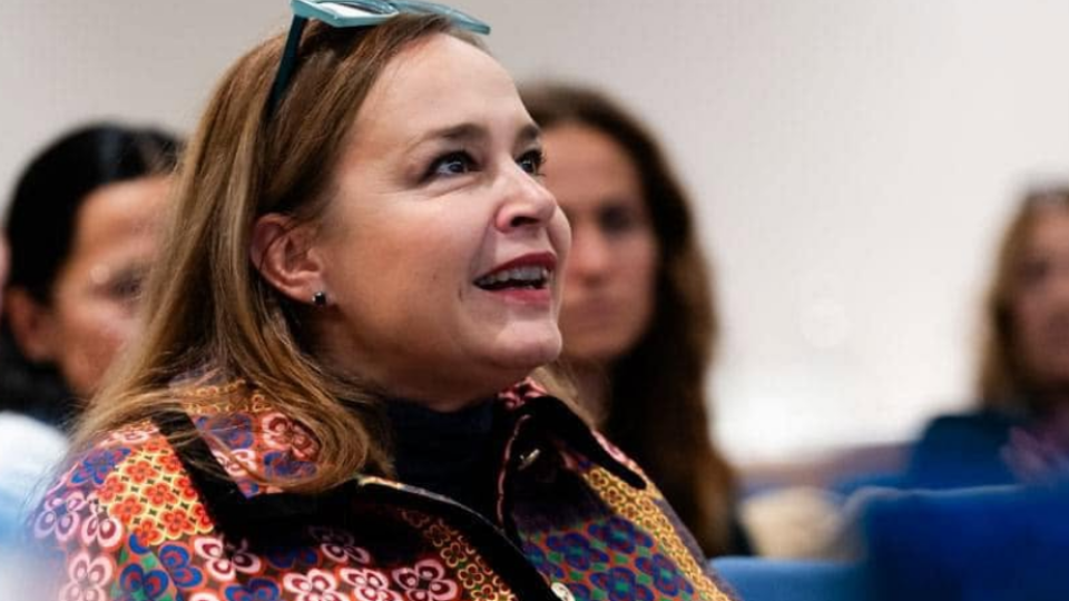 Съсипаха дрехите на Искра Ангелова