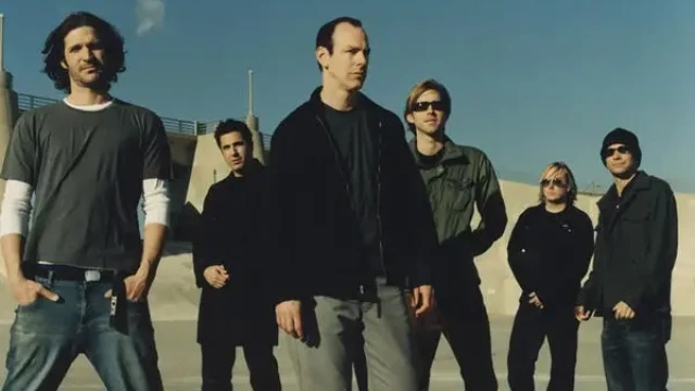 Определящи се като US рок пънкари Bad Religion за концерта