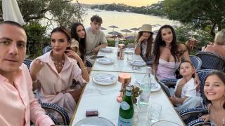 Мария се отдаде на семейни мигове в Корфу след големия успех на Марая (СНИМКИ)