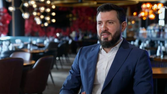 Мартин Елвиса става  конкуренция на Емануела