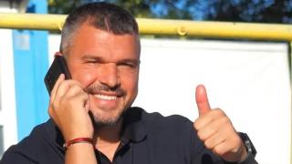 Нечувано! Валери Божинов се отказа от малките котета! Има си сериозна приятелка