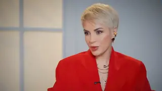 Поли Генова  тъне в лукс! Певицата живее в палат в Драгалевци, кара джип за 50 бона (СНИМКИ)
