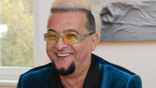 Евгени Минчев си търси "цяло" гадже