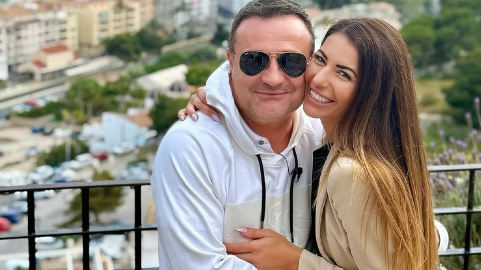 Ето кога ще е сватбата на Рачков! Комикът два пъти предлага брак на Вики