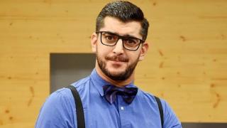 Сашо Кадиев шокира: Глътнах огромна хлебарка на сцената! (Псувал в ефир)