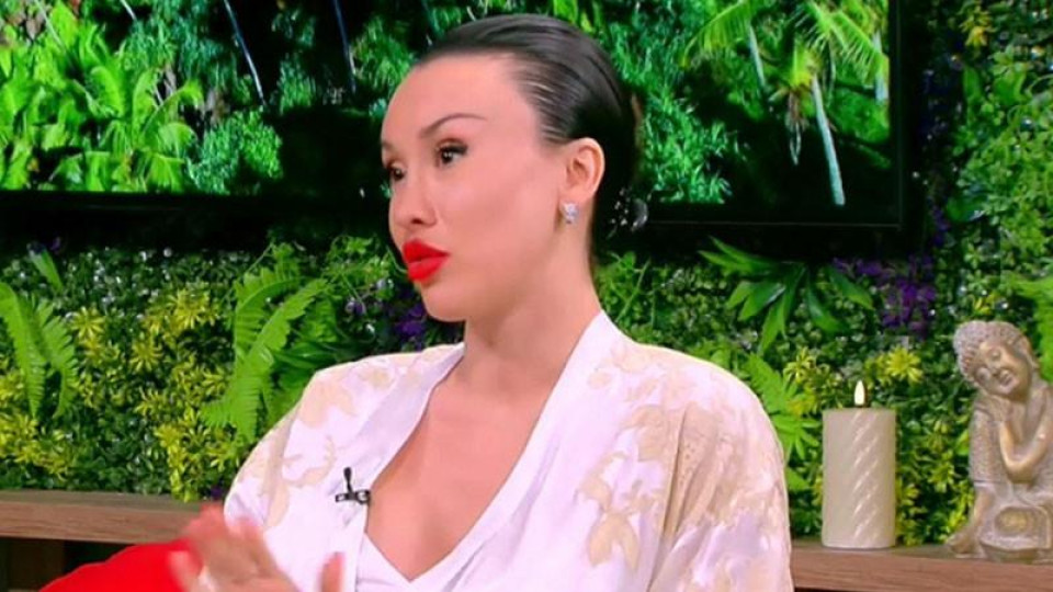 Певицата ергенка Санта Китана: Вторият ми баща искаше да ме продаде за 50 000 евро!