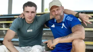 Ще вземе ли Джулиан фамилията Бърканичков?