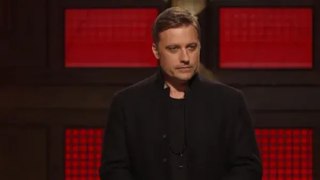 Владо Карамазов побърка фенки