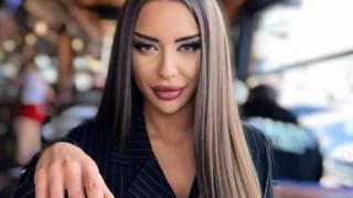 Мони стана Зенгиннер и по лична карта