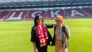 Данчето Христова заведе сестра си от Америка на новата „Армия“!