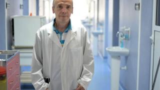 Доц. Мангъров си търси ваксина
