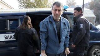 Жена издирва Златистия под дърво и камък, родила му щерка преди 34 години!